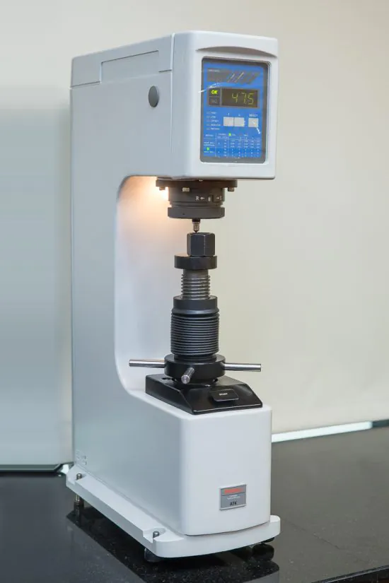 3 Rockwell Hardness machine 标准洛氏硬度机